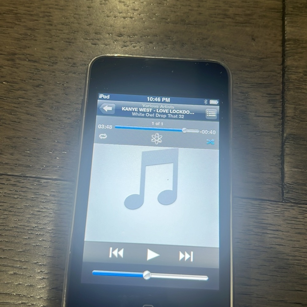 Apple IPod Gen 2 in Silver - Picture 5 of 5